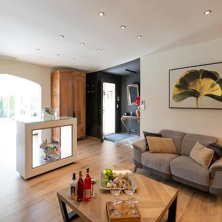 Villa In With Private Pool, Cleaning Included *