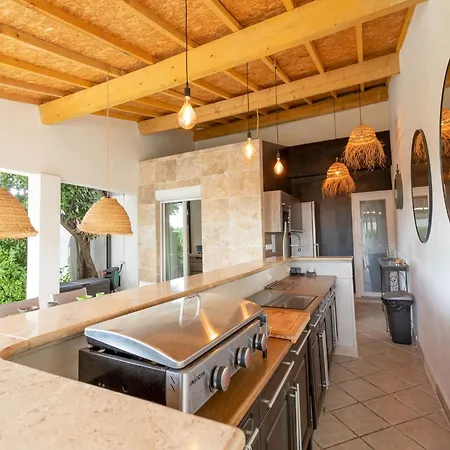 Villa In With Private Pool, Cleaning Included *